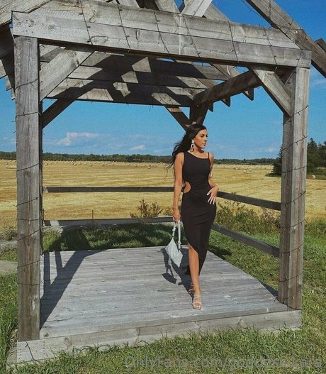 goddess kara ヌードのポルノスター 写真