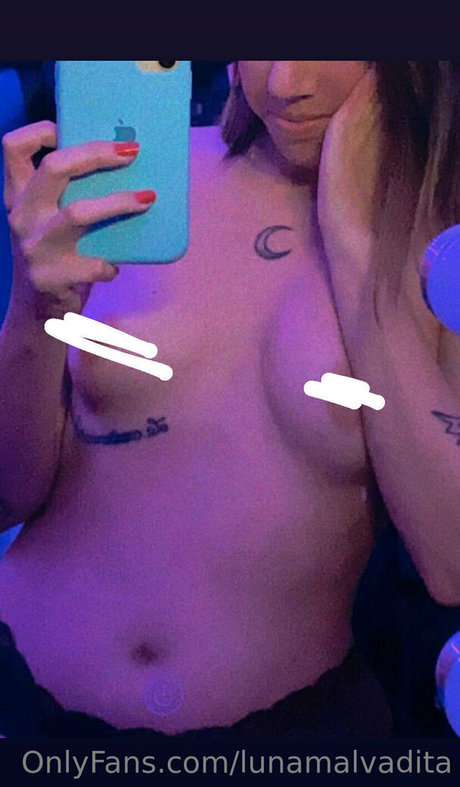 evvilmoon HDポルノスター 写真