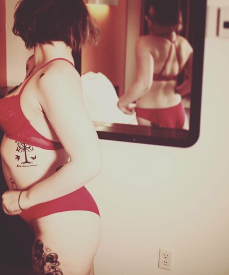 babybewitched スター ヌード アーカイブ