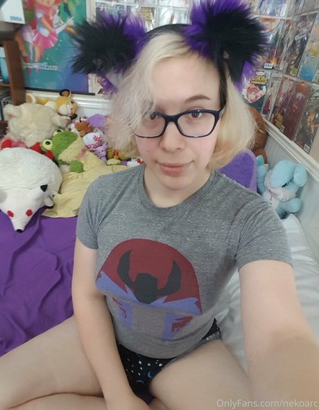 アジア人のタトゥー OnlyFans ヌード 写真