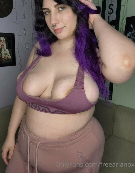 freearianox 裸のスター 画像