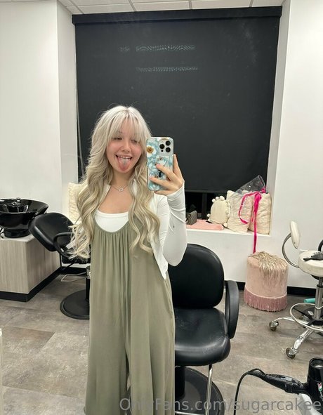 Ashhxpee ポルノスター 写真