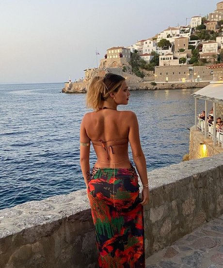 おばあちゃんの巨乳OnlyFans トップ 画像