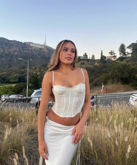 Kiana Stadler 素敵なスター 写真