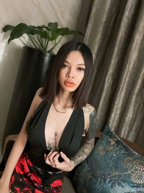 Naughtybitch_ 完璧なモデル 写真