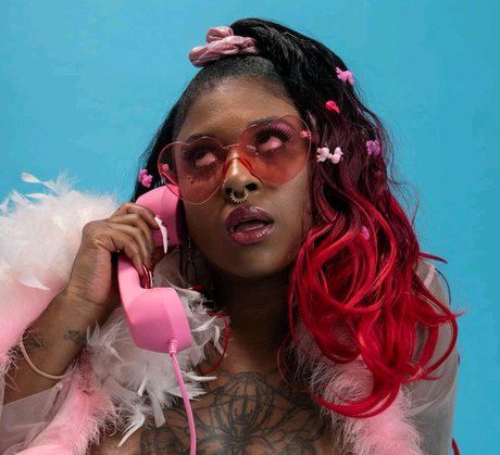 Cherry Slurpee アート女優 写真