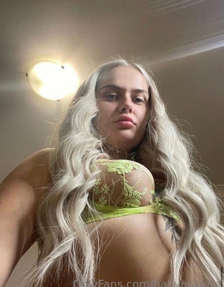 naughty nikki_ ポルノモデル ギャラリー