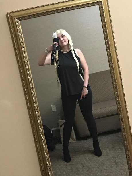 Alice I Wonder セックスポルノスター 写真