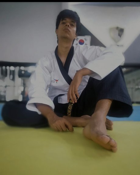 Adrian Taekwondo ヌードスター 写真