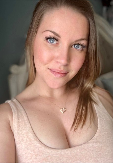 Your CREAMY Girl_ 高品質のポルノスター 画像