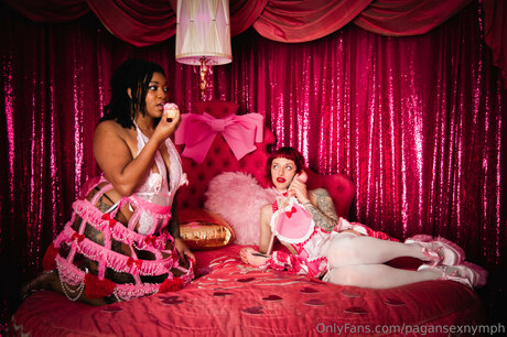 Kitten Nymph ポルノスター 裸 アーカイブ