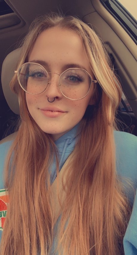 Persephone Nichelle 裸のモデル 写真