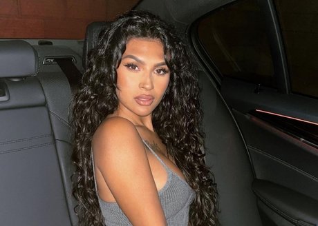 Paula Deanda ヌードスター 写真