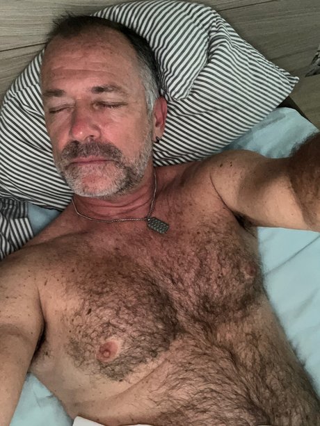 Daddy bear スター 裸 写真