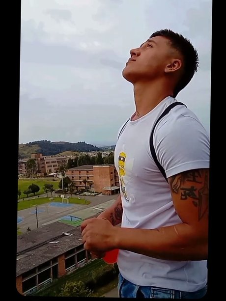 Felipe Pinzon 裸モデル 画像