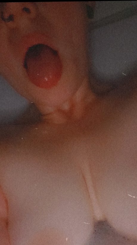 Pierced demon 高品質モデル 写真