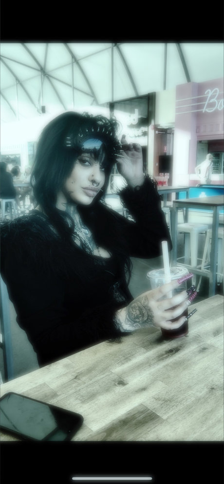 Ur local Goth girlie HDモデル 画像