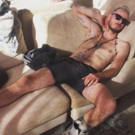 手袋onlyfans アダルト ギャラリー