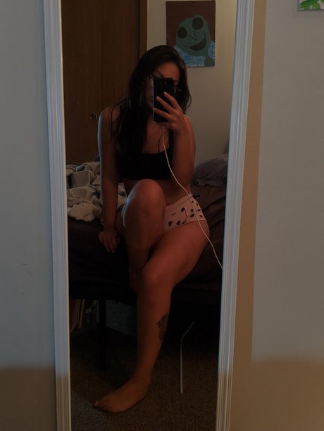 Daddy issues ヌードモデル 画像