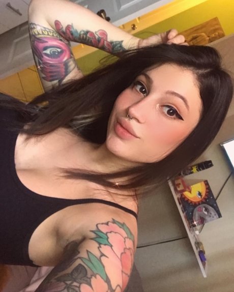 Daniela Valenciano ポルノスター ホット 写真