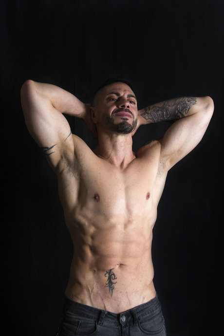 Pol 完璧なポルノスター 写真