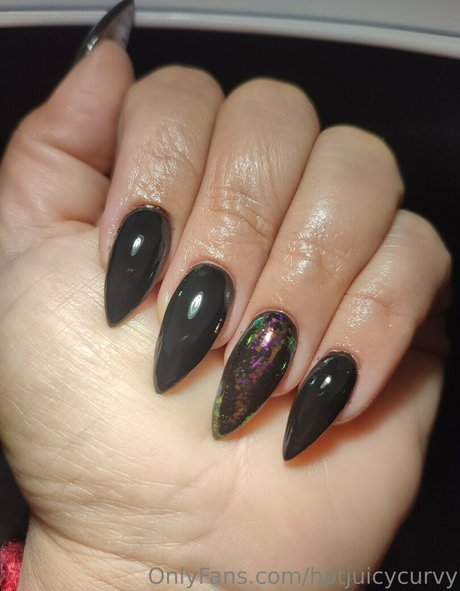 hotjuicycurvy ポルノスター 裸 画像