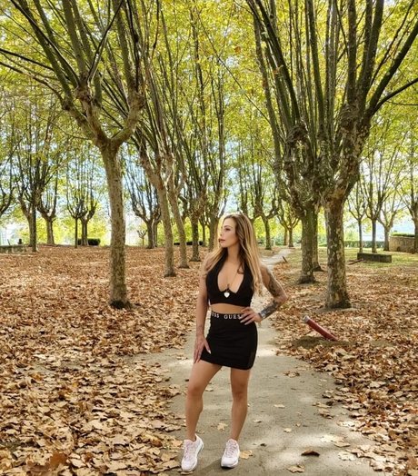 Gabriela Lori 裸モデル 写真