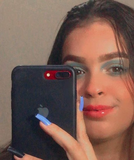 Izabelly Linhares セックスポルノスター 写真