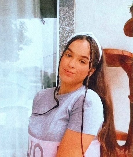 Izabelly Linhares 高品質のスター 写真