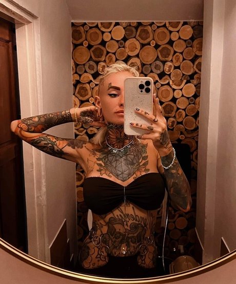 フェムボーイアジアンOnlyFans 美しい 画像