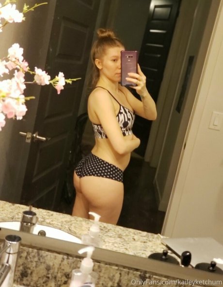 Kailey Ketchum アートポルノスター 画像