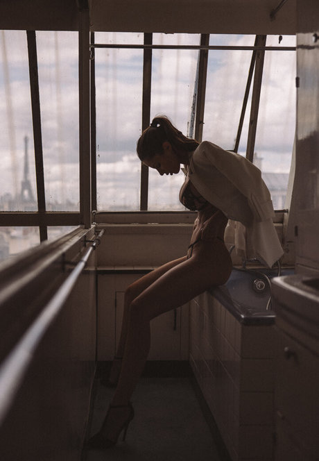 Budai Brigi 高品質のポルノスター 写真