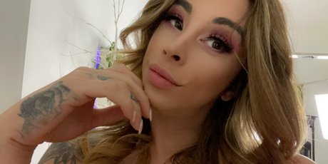 CaseyKissesXoXo アダルトスター 写真