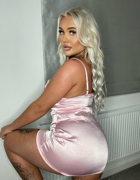 黒檀の白いチンポOnlyFans エロチック 写真