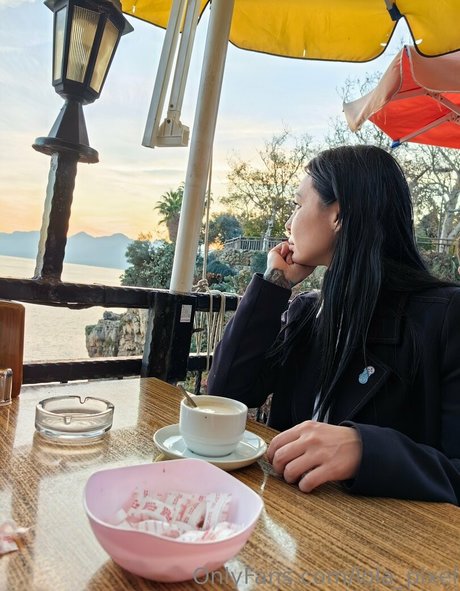 lola pixel ポルノ女優 ギャラリー