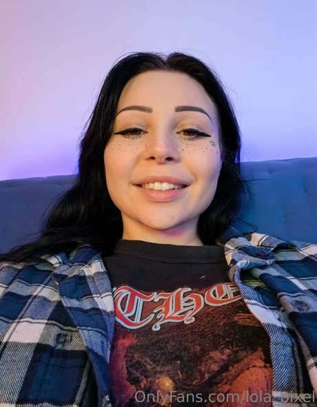 lola pixel セクシー女優 写真