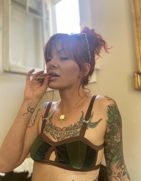 thedannygoldexperience エロティックモデル 写真