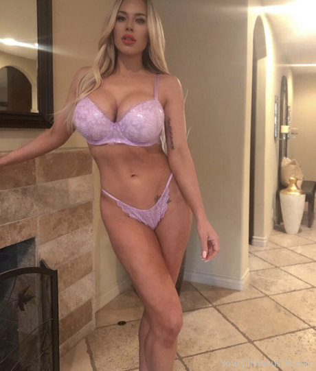 ブルネットの看護師OnlyFans xxx 写真