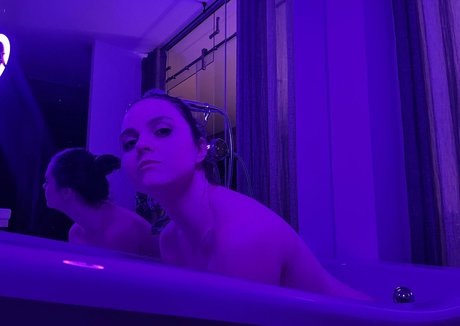 アマチュアぽっちゃりOnlyFans 美しいヌード 写真