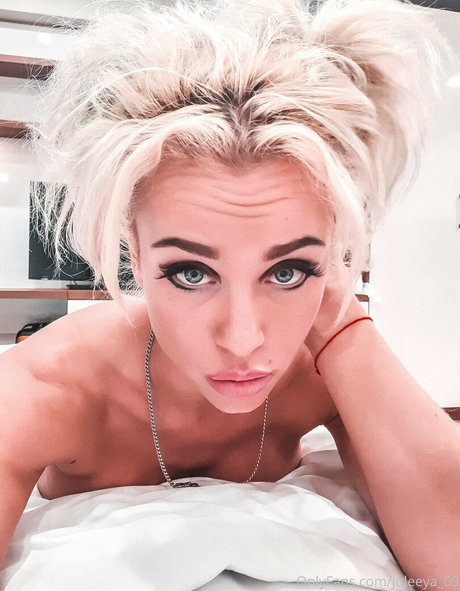 バイセクシャルカップルのOnlyFans ポルノ 画像