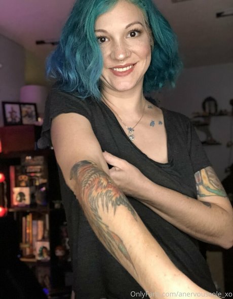 ゲイの若いOnlyFans ポルノ 写真