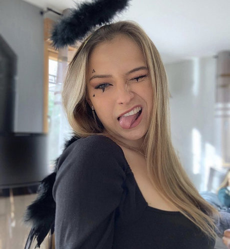 Romane Salvetti 素敵なモデル 写真