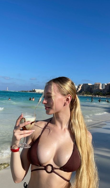 sophia ilysm 完璧なモデル 画像