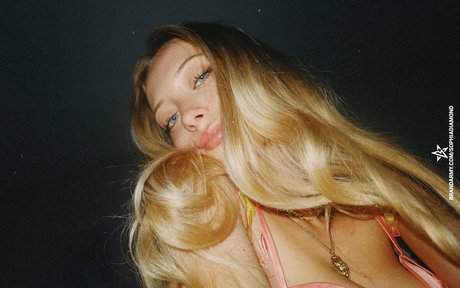 sophia ilysm アダルト女優 写真