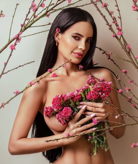 曲線美の裸OnlyFans トップ 写真