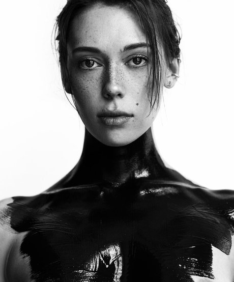 Miolenamio エロティック女優 写真