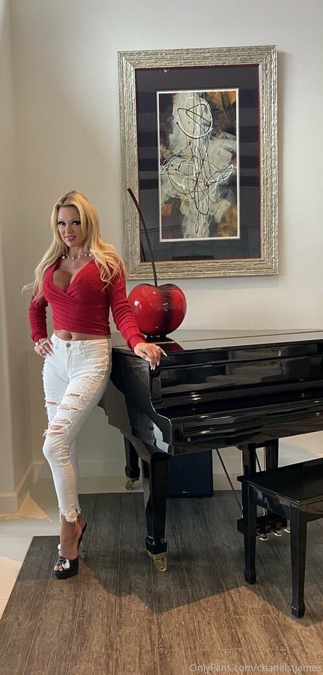 chanelstjames ポルノモデル ギャラリー