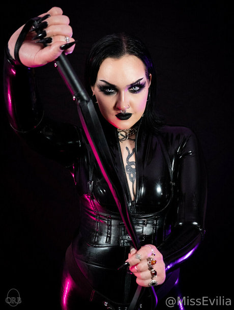 misseviliafree ホットなモデル ギャラリー