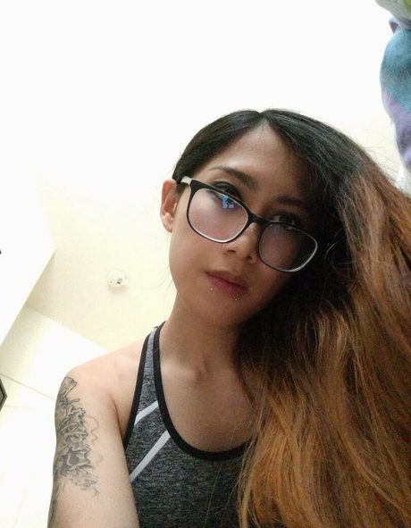 黒檀の小人OnlyFans ホットセクシー 写真