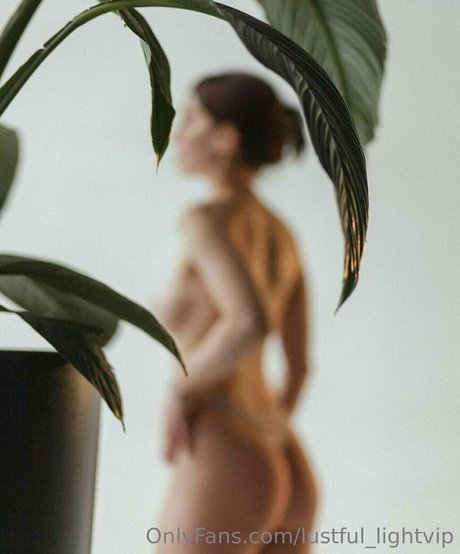 lustful lightvip トップモデル 写真